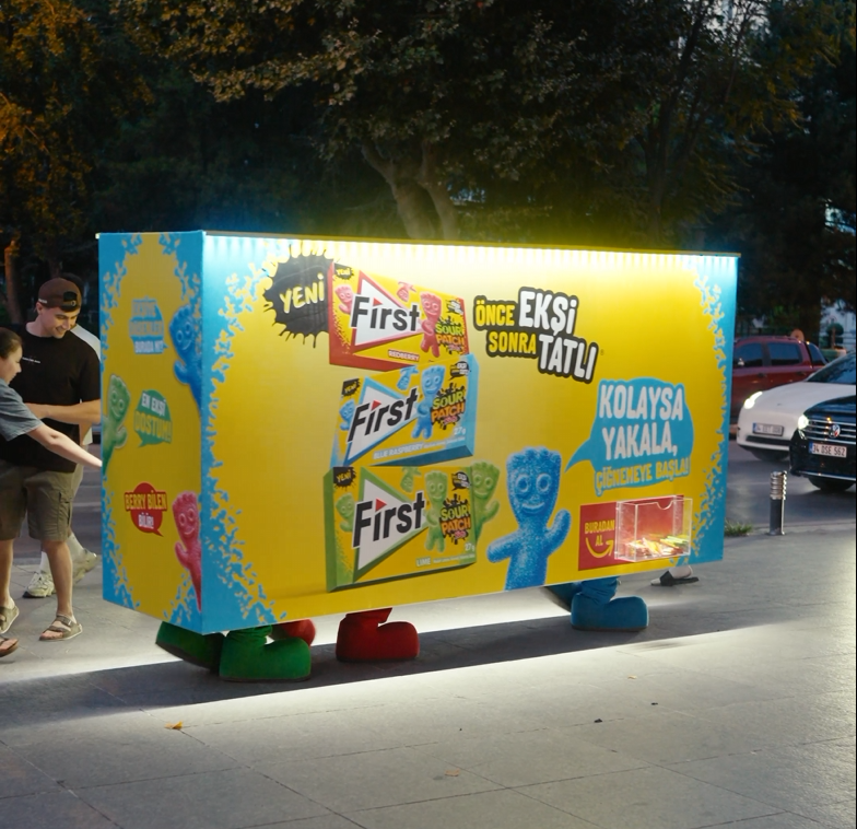 First & Sour Patch Kids’ten Türkiye’de Bir İlk: Yürüyen Billboard!