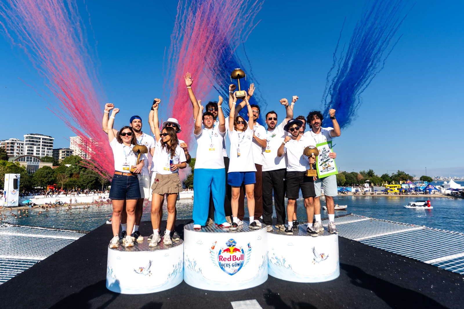 Red Bull Uçuş Günü İstanbul’da “Uçuş Serbest” Dedi
