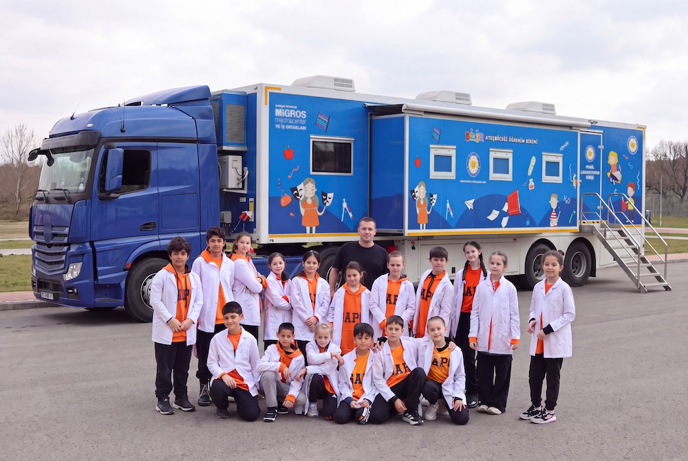 Migros Bilim Ateşböceği Öğrenim Birimi, Dördüncü Yılında da Deprem Bölgesindeki Çocuklarla Buluşuyor