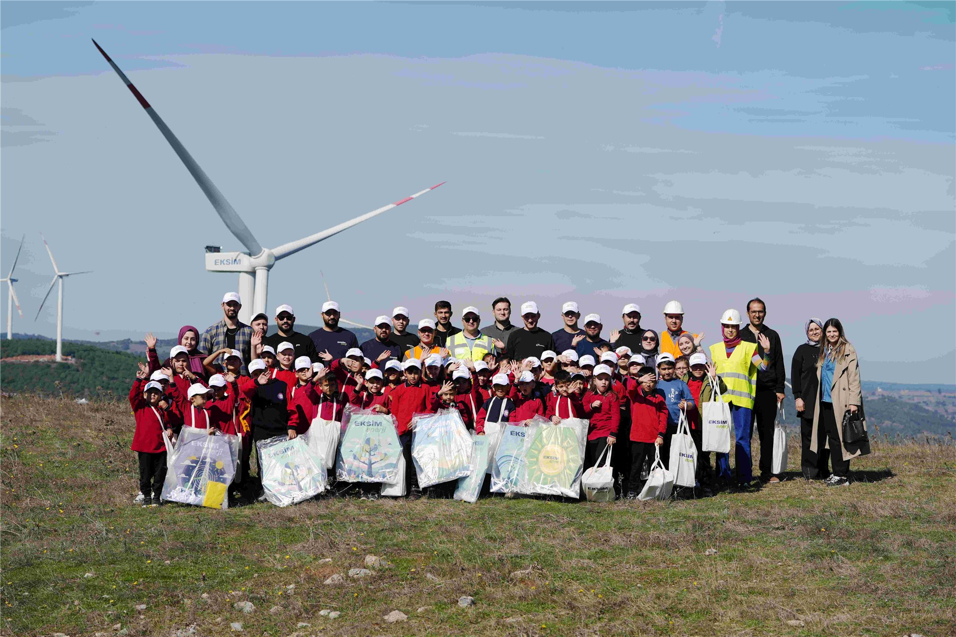 Eksim Enerji’den 3. Uçurtma Festivali: Çocuklar Rüzgarın Enerjisiyle Balıkesir’de Buluştu