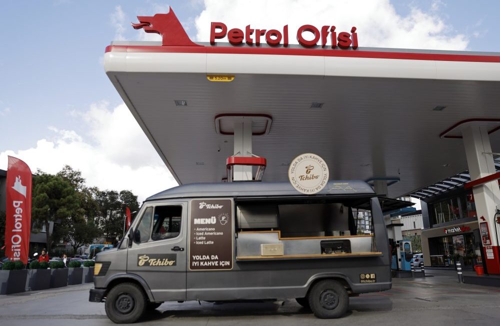 Dünya Kahve Günü’nde Petrol Ofisi istasyonlarında akaryakıt molası Tchibo ile kahve keyfine dönüştü